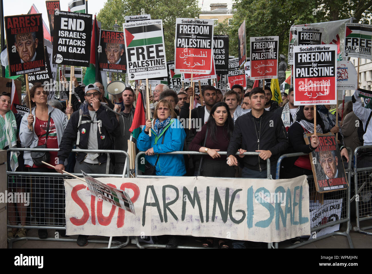Whitehall, London, UK. 9. September 2015. Mehrere hundert Demonstranten pro- und anti Israel in Whitehall gegenüber Downing Street zu Demo Stockfoto