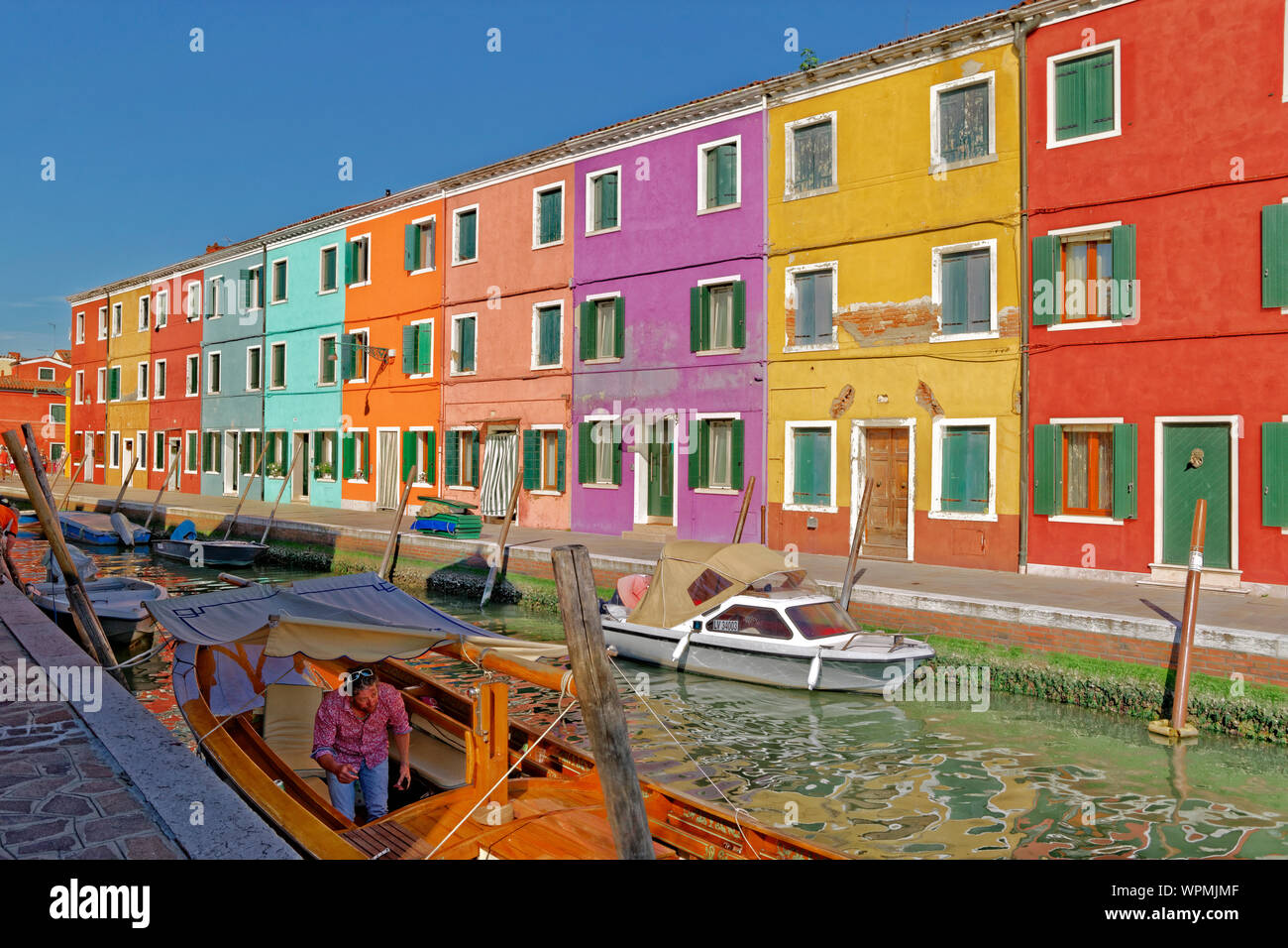 Bunte Häuser auf Burano Insel in der Lagune von Venedig, Italien. Stockfoto