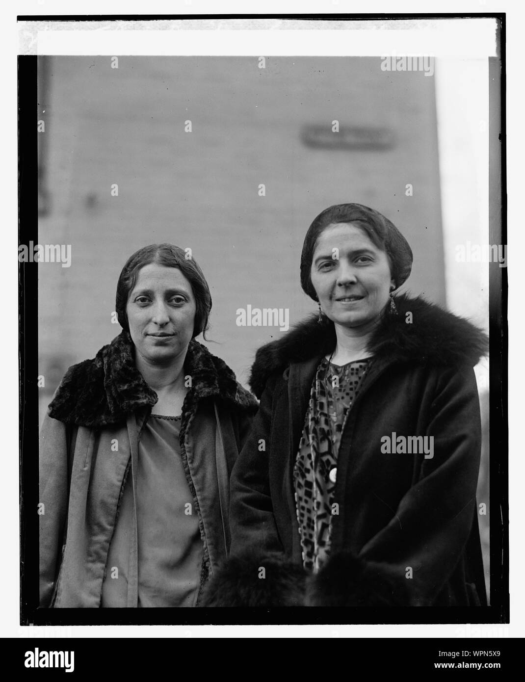 Louise Michael & Guinevere Kraftpapier, [12/20/23] Stockfoto