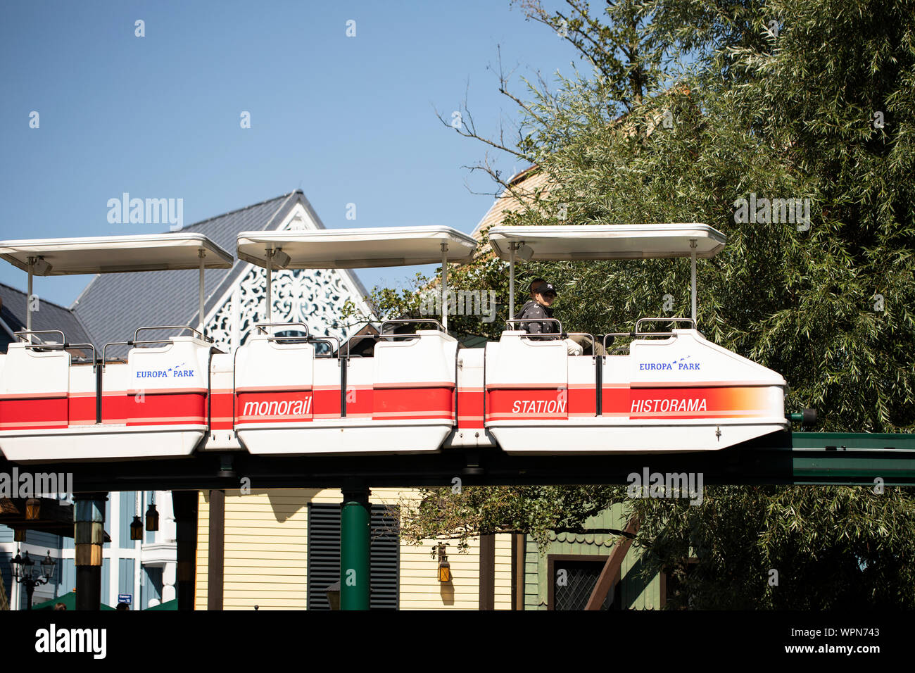 Die Monorail-Zugfahrt im Europa-Park in Rust Stockfoto