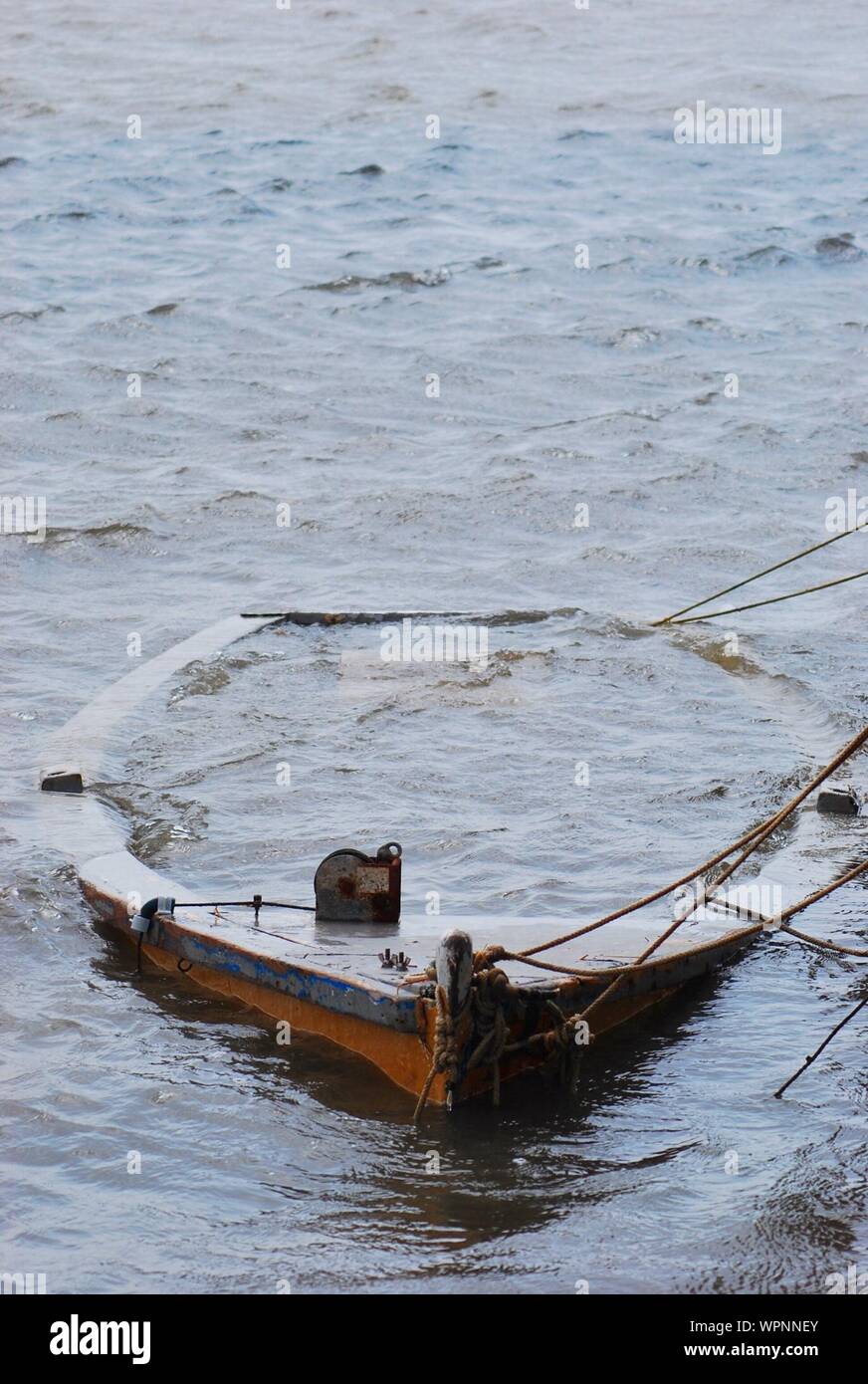 Boot Sinkt Stockfotos Und Bilder Kaufen Alamy