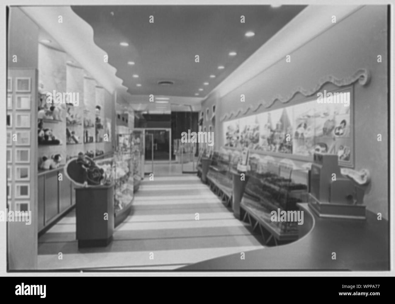 Lucy Lynne, Geschäft an der 63rd St., Rego Park. Stockfoto