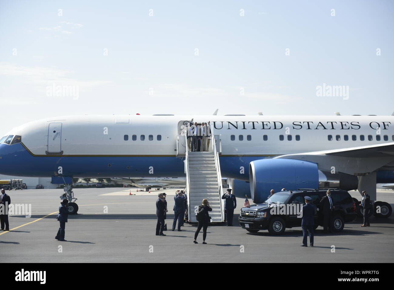 Vice Präsident besucht Charlotte durch Mitglieder der Armee und der Air National Guard begrüßt Stockfoto