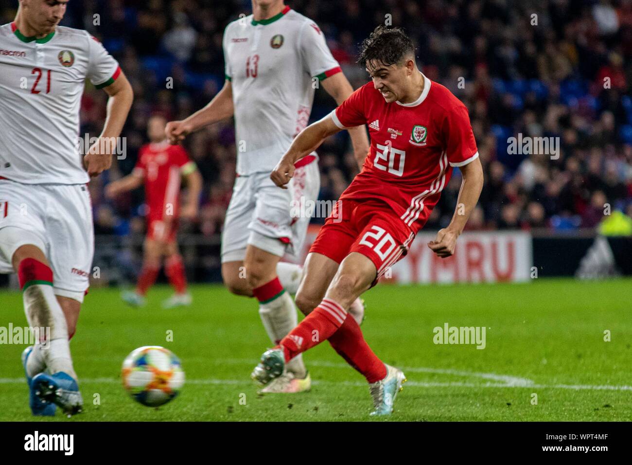 Dan James von Wales in Aktion gegen Weißrussland. Wales v Weißrussland Internationale Herausforderung Gleiches an der Cardiff City Stadium. Lewis Mitchell/YCPD. Stockfoto