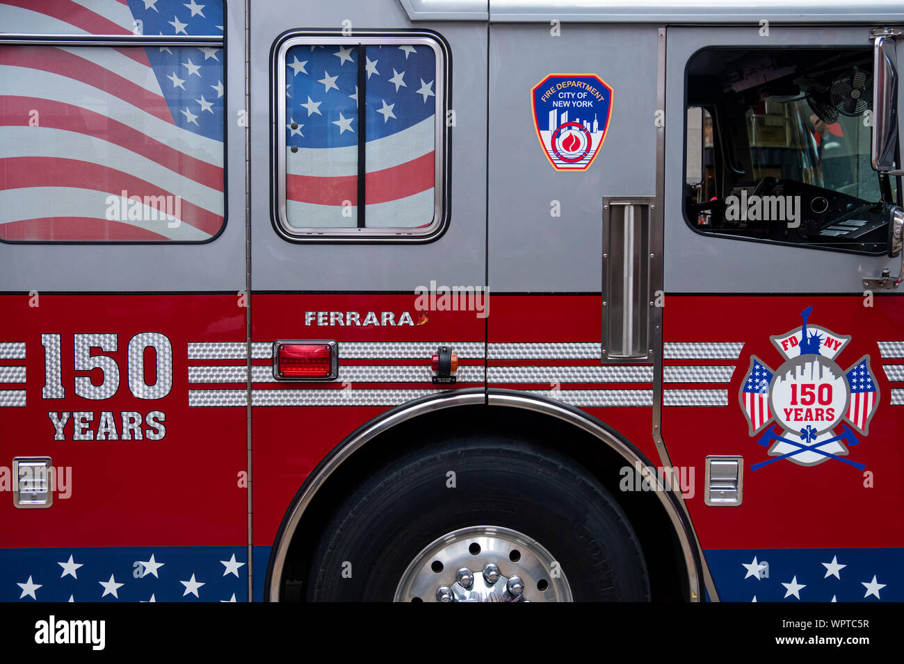 Feuerwehr Ausschreibung, 150 Jahr Feier Farben, Manhattan, New York, USA Stockfoto