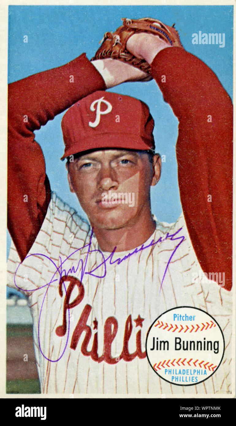 Handsignierte 1960 der era Baseball card der Hall of Fame Spieler Jim Bunning der Philadelphia Phillies, die später im Leben, um ein politisches Amt in Kentucky gewählt wurde. Stockfoto