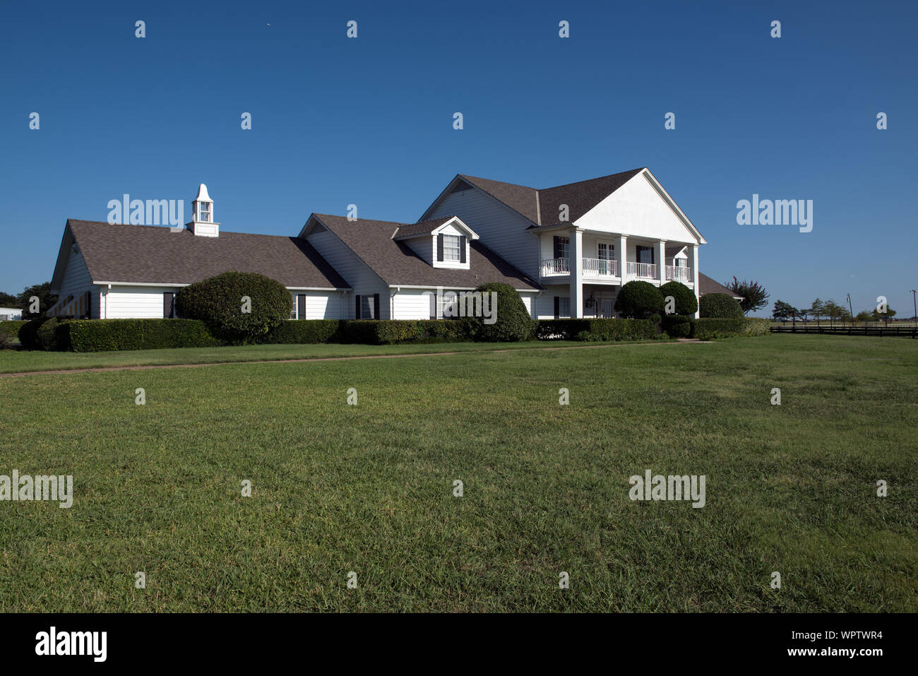 Main House at Southfork Ranch in Parker, Texas, nördlich von Dallas, wo zwei Durchläufe der beliebten TV-Show Dallas gefilmt wurden Stockfoto