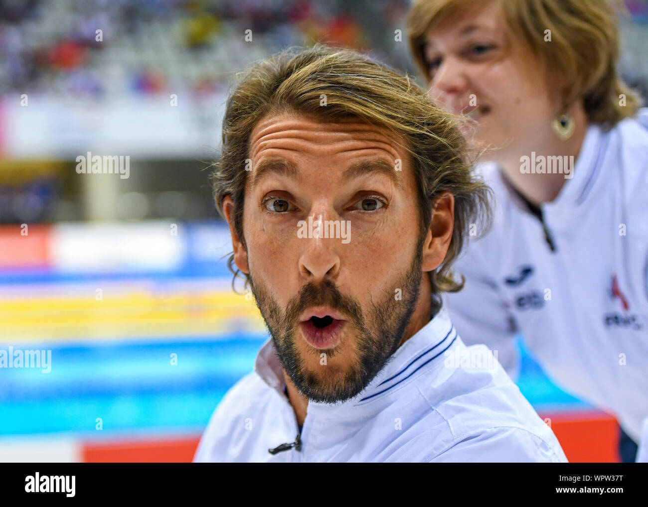 LONDON, VEREINIGTES KÖNIGREICH. 09 Sep, 2019. Eine französische Mannschaft Fahnenträger bei der Eröffnungsfeier der 2019 World Para Schwimmen Allianz Meisterschaften - Tag 1 Finale in London Aquatics Center am Montag, 09. September 2019. LONDON ENGLAND. Credit: Taka G Wu/Alamy leben Nachrichten Stockfoto