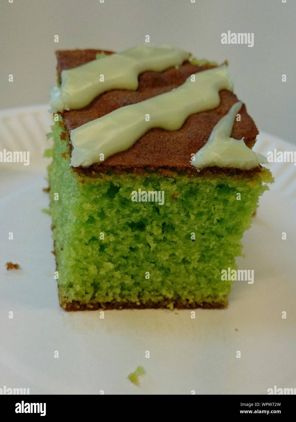 Grüner kuchen -Fotos und -Bildmaterial in hoher Auflösung – Alamy