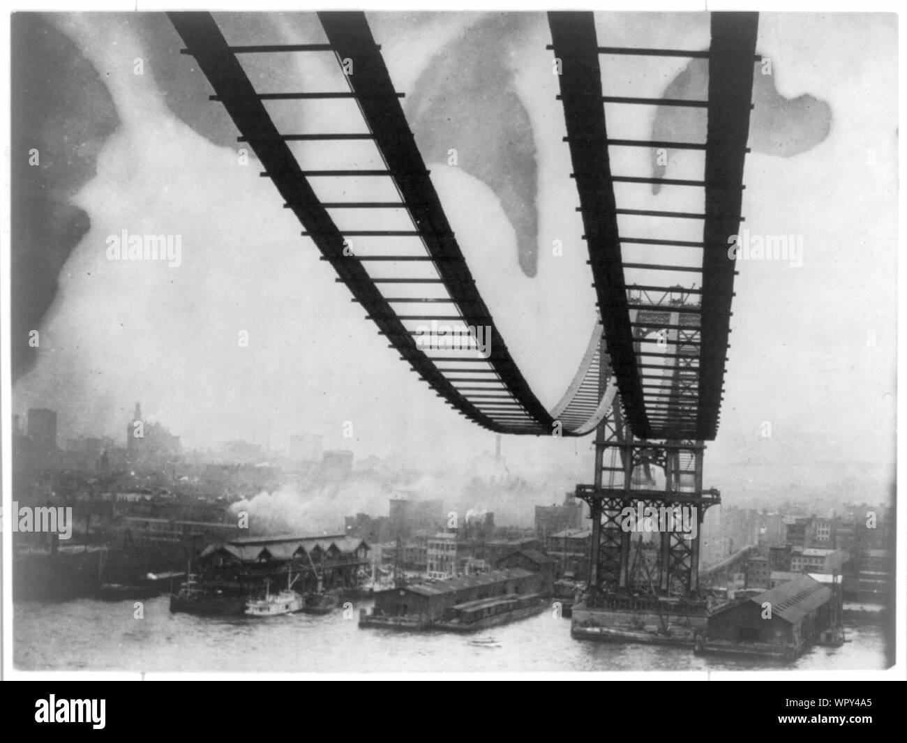 Manhattan Bridge construction: Wanderwege Stockfoto