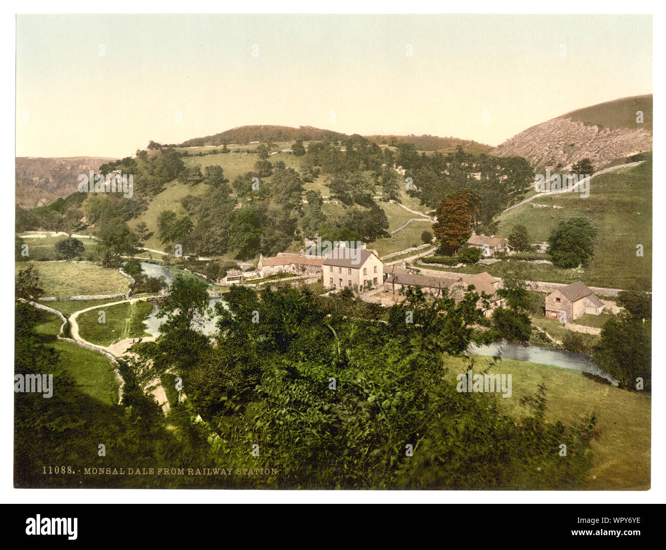 Mansal Dale vom Bahnhof, Derbyshire, England; Teil: Blick auf den Britischen Inseln, in der Photochrom print Collection.; Drucken. 11088.; Titel von den Detroit Publishing Co., Katalog J - Ausland abschnitt, Detroit, Mich.: Detroit Publishing Company, 1905.; Stockfoto