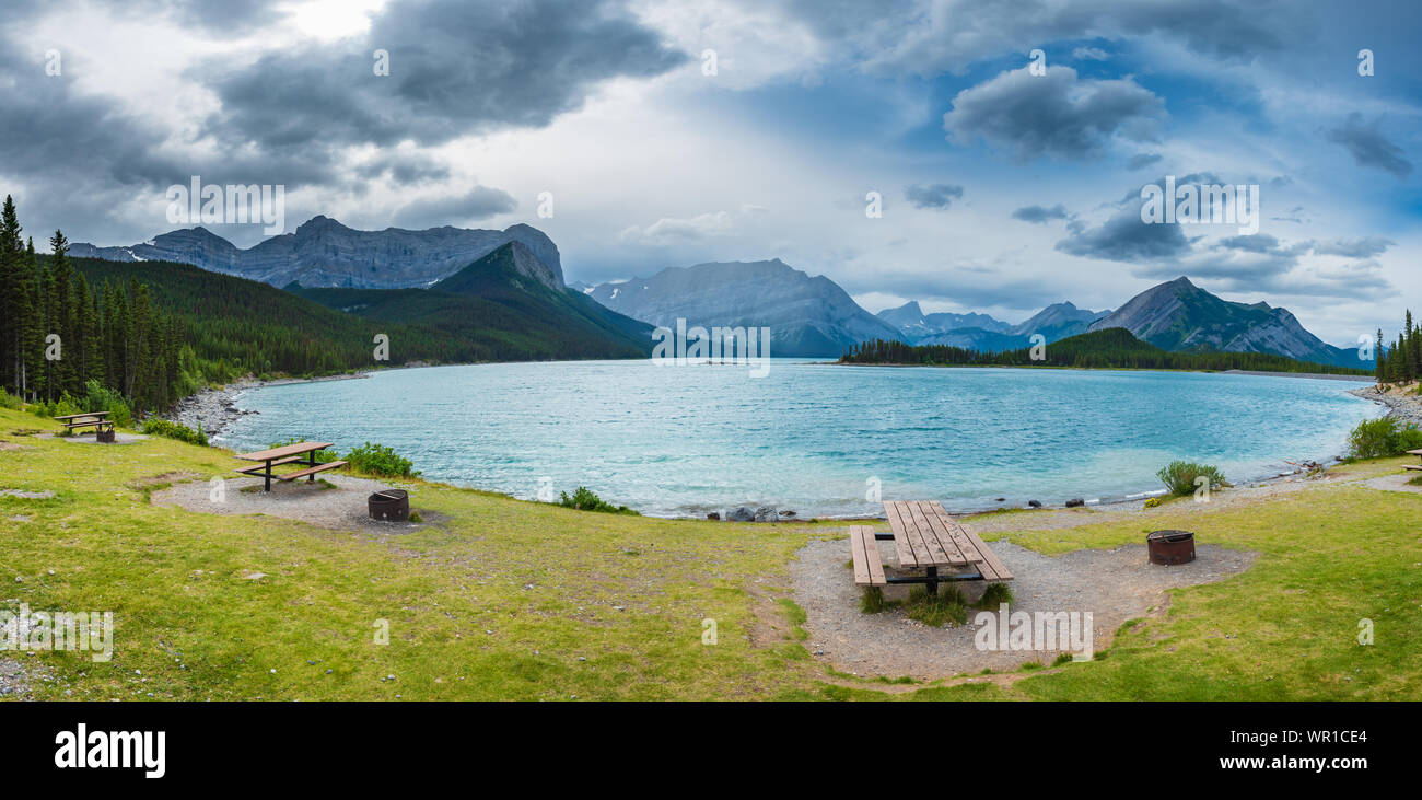 Schöne Wanderwege Landschaft des backcounty Bergseen im Kananskis Lakes Region von Peter Lougheed Provincial Park, in der Nähe von Banff National Park in der Stockfoto