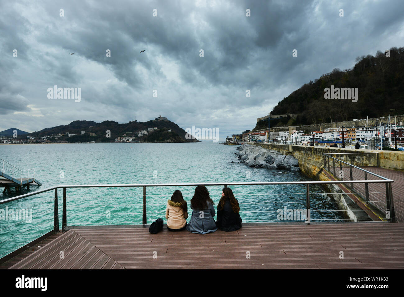 Winterliche Wolken über San Sebastian, Spanien. Stockfoto
