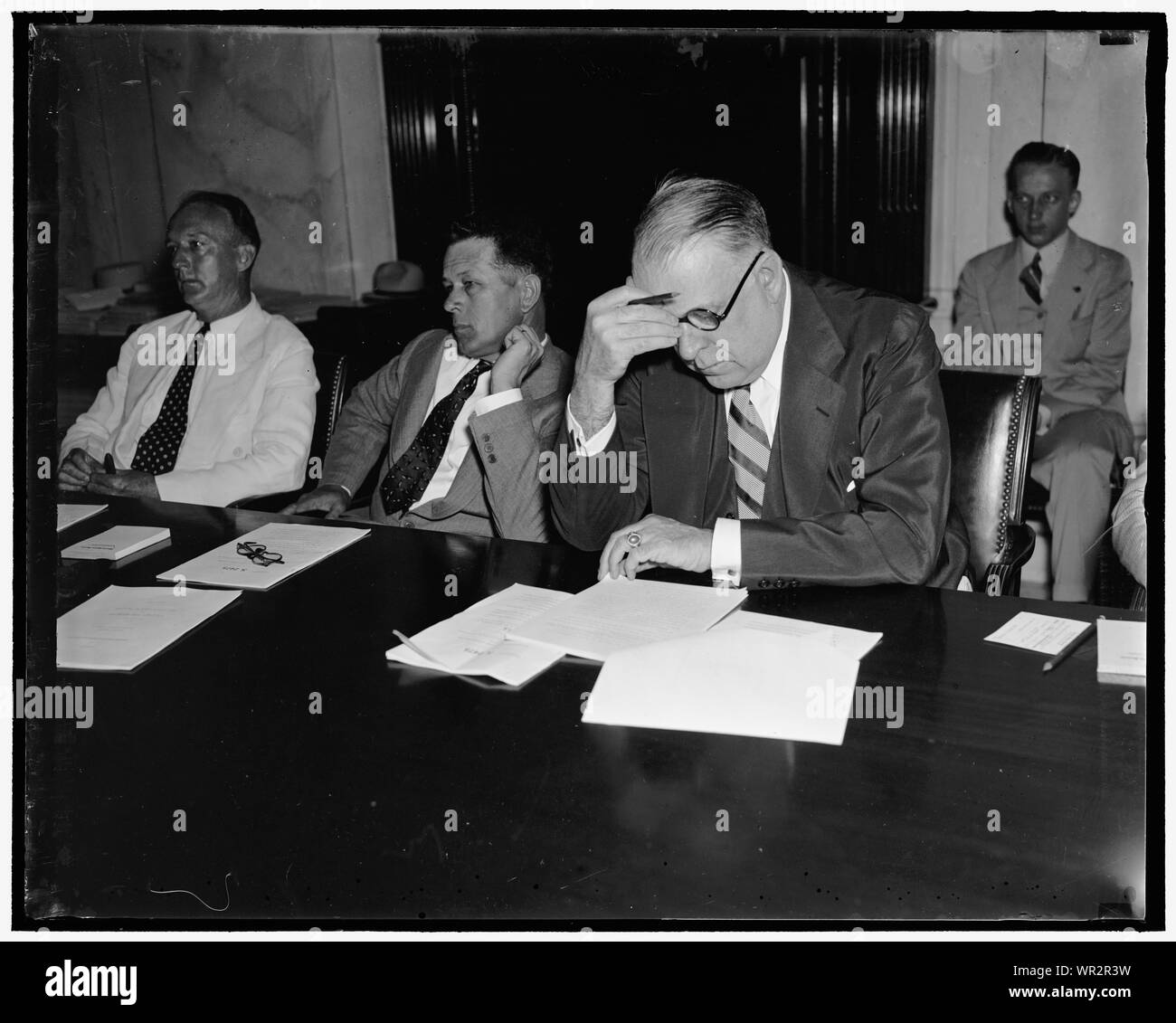 Massachusetts Senator. Washington, D.C., Juni 3. Senator David I. Walsh, Demokrat aus Massachusetts, als er auf einer gemeinsamen Sitzung von Senat und Arbeit der Ausschüsse, 6/3/37 Stockfoto