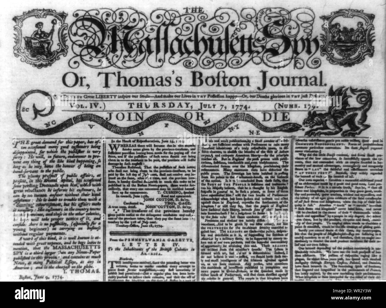 Impressum und ein Teil der Vorderseite des Massachusetts Spion, oder, Thomas's Boston Journal zeigt eine weibliche Gestalt der Freiheit in der linken oberen und Klapperschlange beschriftet Melden Sie oder Sterben symbolisieren die 13 Kolonien, die gegen Griffin, oben Stockfoto