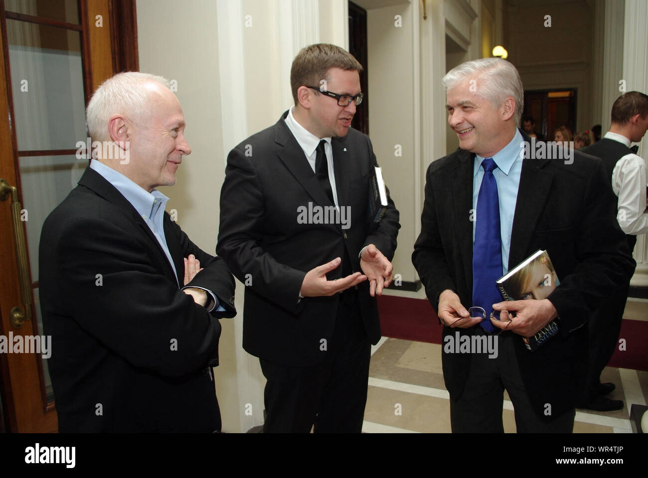 Warschau, Polen 13.05.2011. Im Bild: Wlodzimierz Cimoszewicz, Michal Boni Stockfoto