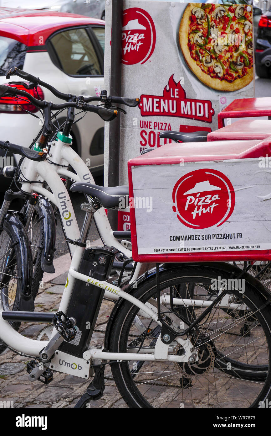 Pizza Hut Lieferung Fahrräder, Vincennes, Val-de-Marne, Region Île-de-France, Frankreich Stockfoto