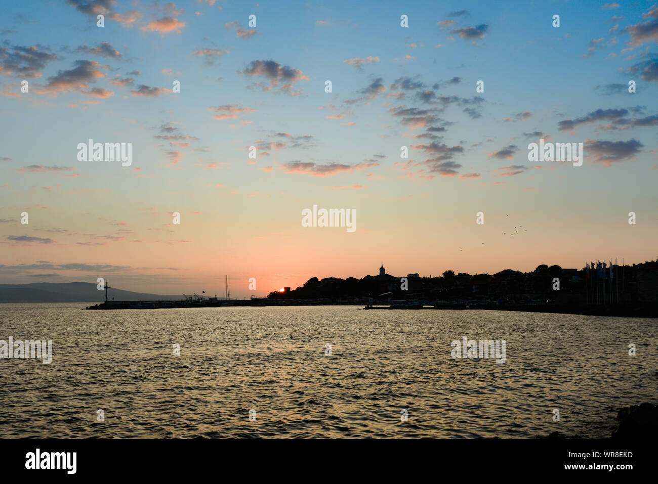 Sonnenaufgang über Nessebar an der Küste des Schwarzen Meeres Stockfoto