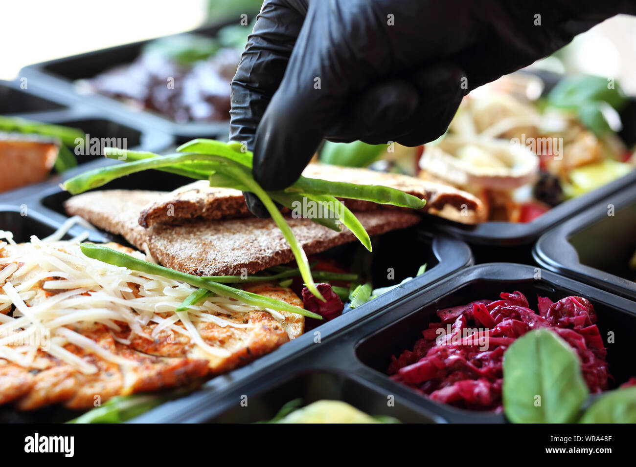 Mahlzeit prep. Appetitlich Lunchboxen. Eine ausgewogene Ernährung Stockfoto