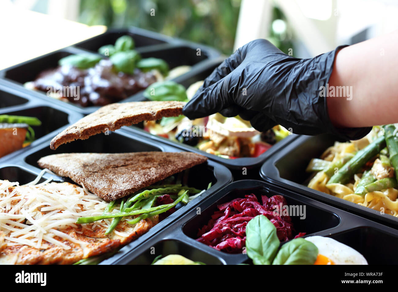 Gesunde Mahlzeit prep. Diät mit Lieferung nach Hause Stockfoto