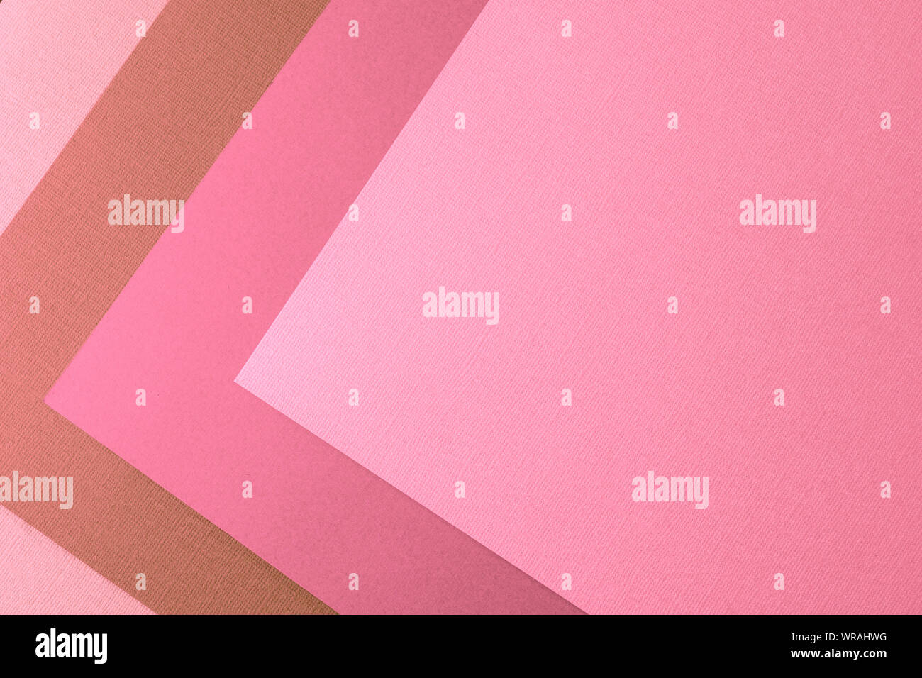 Mehrfarbige abstrakte Papier von Pastelltönen mit geometrischen Form, flach. Stockfoto