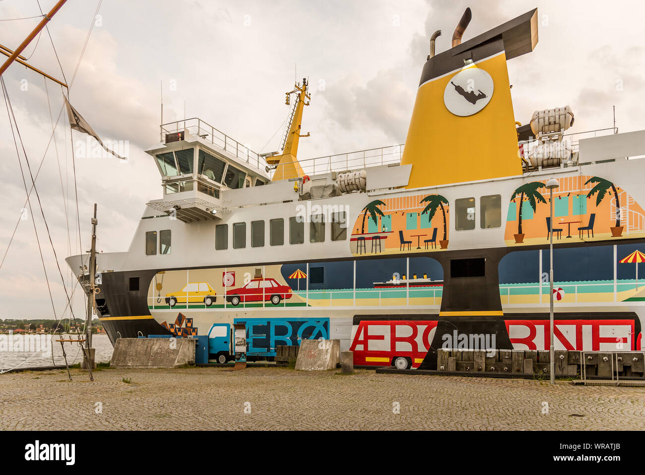 Die bunten Fähre nach aeroe an Kai-Terminal im Hafen von Svendborg, Dänemark, 10. Juli 2019 Stockfoto