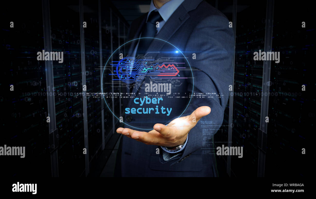 Ein Geschäftsmann im Anzug Touchscreen mit cyber Schlüsselsymbol Hologramm. Mann mit Hand auf virtuelle Darstellung der Schnittstelle. Computer Sicherheit, Verschlüsselung und Pa Stockfoto