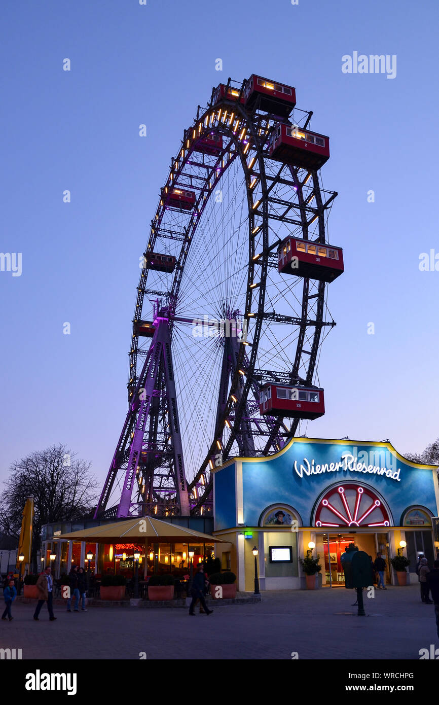 Wien, ÖSTERREICH - MÄRZ: Die 8,2014 Ferris' Wiener Riesenrad eine beliebte Touristenattraktion im Wurstelprater Vergnügungspark entfernt. Stockfoto