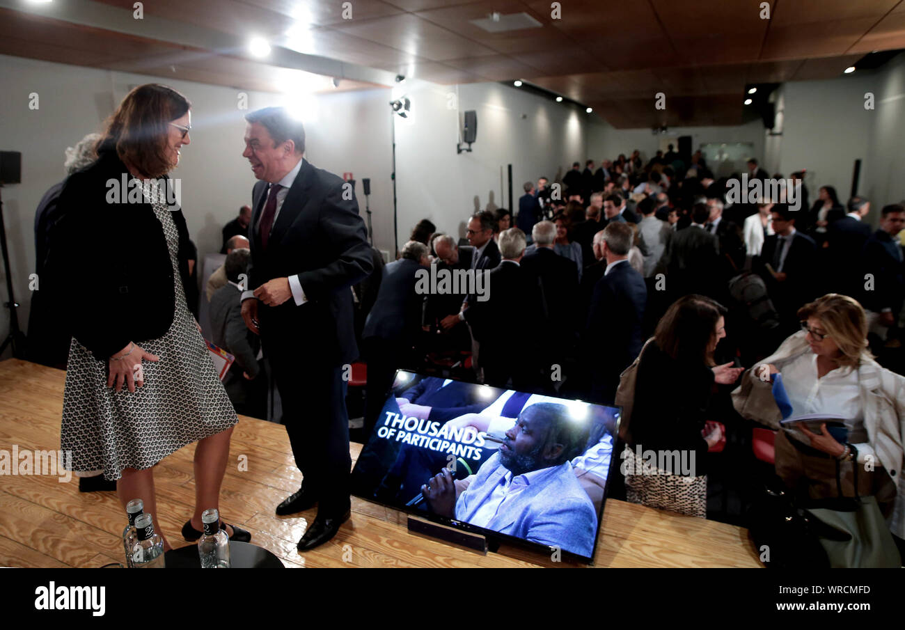 Madrid Spanien; 10/09/2019. - Cecilia Malmström, EU-Kommissar für Handel, beteiligt sich mit Luis Planas Minister für Landwirtschaft, Fischerei und Ernährung, in einen Dialog mit den Bürgern, wo sie Fragen über den Europäischen Handel nach Brexit, Amazon, Entwaldung und Rückwirkung in Europa, Handelsabkommen mit Ländern wie Vietnam, Mexiko, den Vereinigten Staaten und anderen beantwortet. Während dieser Veranstaltung, die Kandidaten für die neue Europäische Regierung von Ursula von der Leyen, die Phil Hogan in Handel, Waren bekannt. Irische Politiker, zwischen 2011 und 2014 er Umweltminister war, Stockfoto