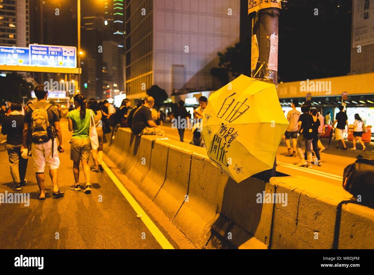 Menschen bei Regenschirm Revolution in der Stadt Stockfotografie - Alamy