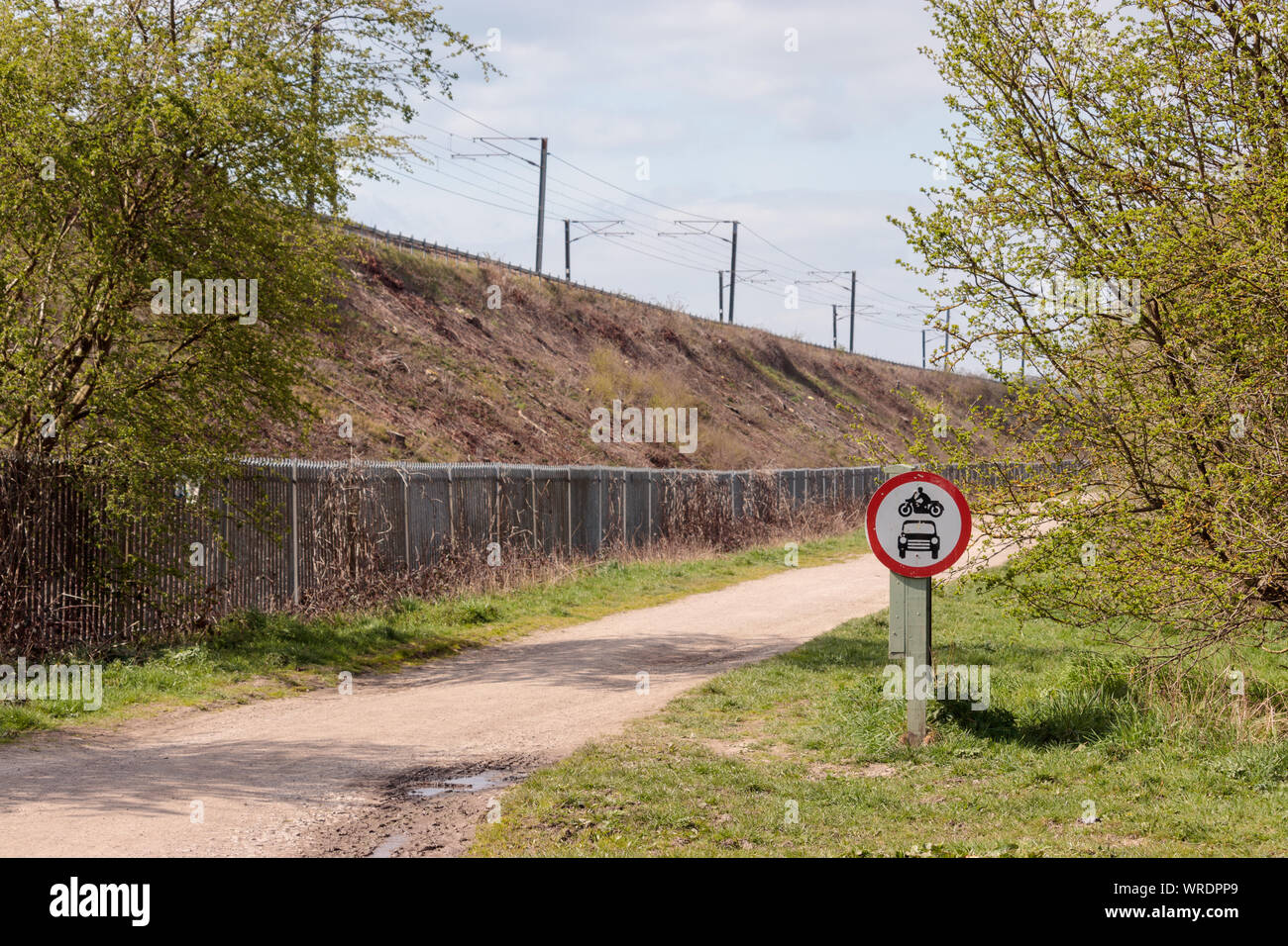 Blick auf die Bahnstrecke Damm in Walton Colliery Natur Park Stockfoto