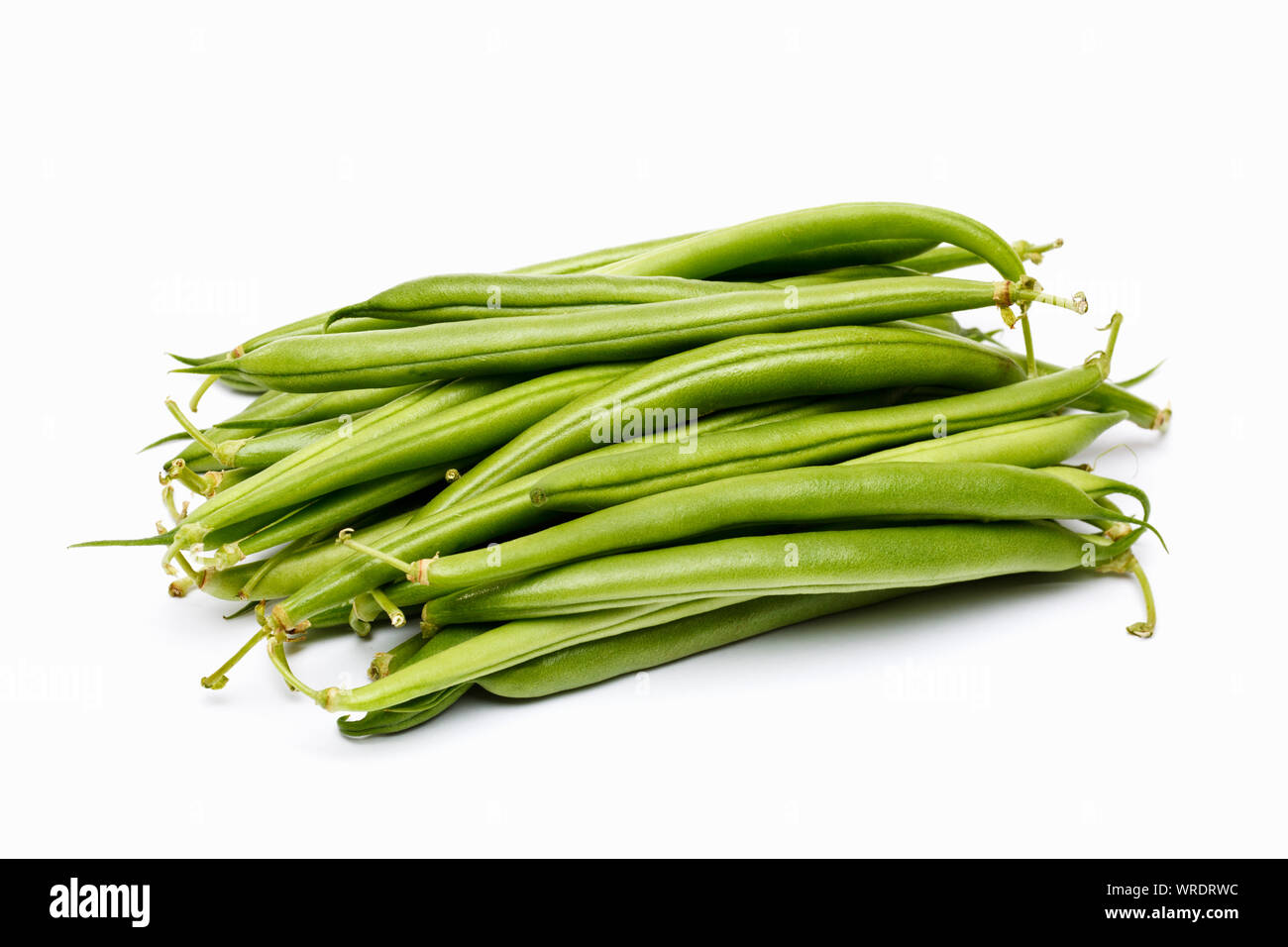 Grüne Bohnen auf weißem Hintergrund Stockfoto