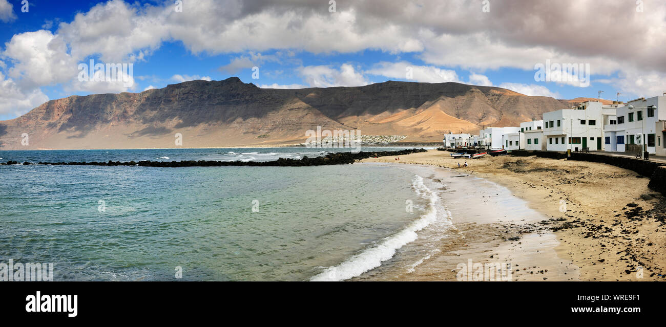 Caleta de Famara, Famara Strand. Lanzarote, Kanarische Inseln. Spanien Stockfoto