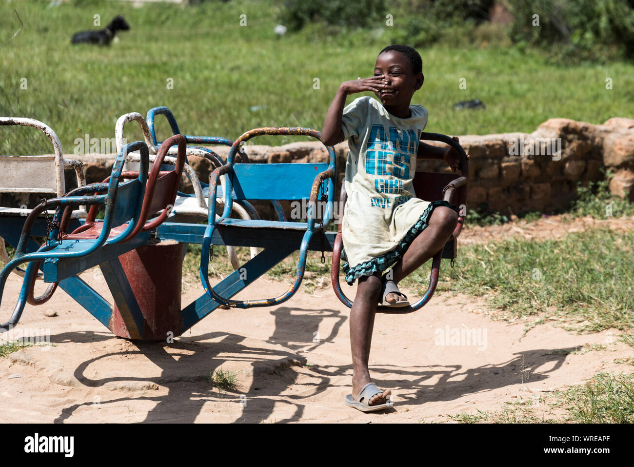 Ugandische Jungen in einem Park Stockfoto