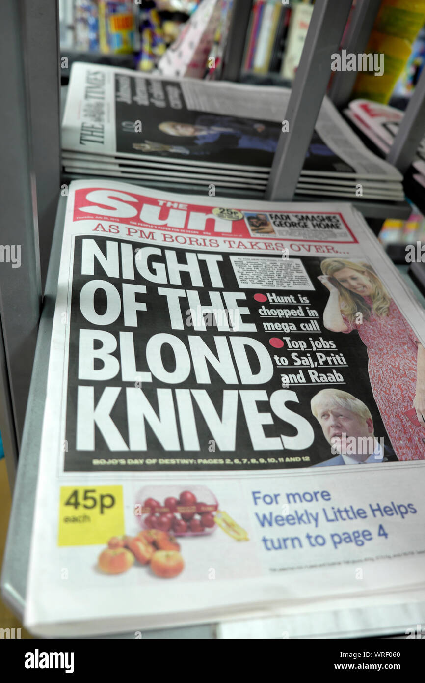 Die Sonne Zeitung Schlagzeile Boris Johnson 'Nacht der Blonde Messer 'Cabinet cull und Carrie Symonds partner London England vom 25. Juli 2019 DE Stockfoto