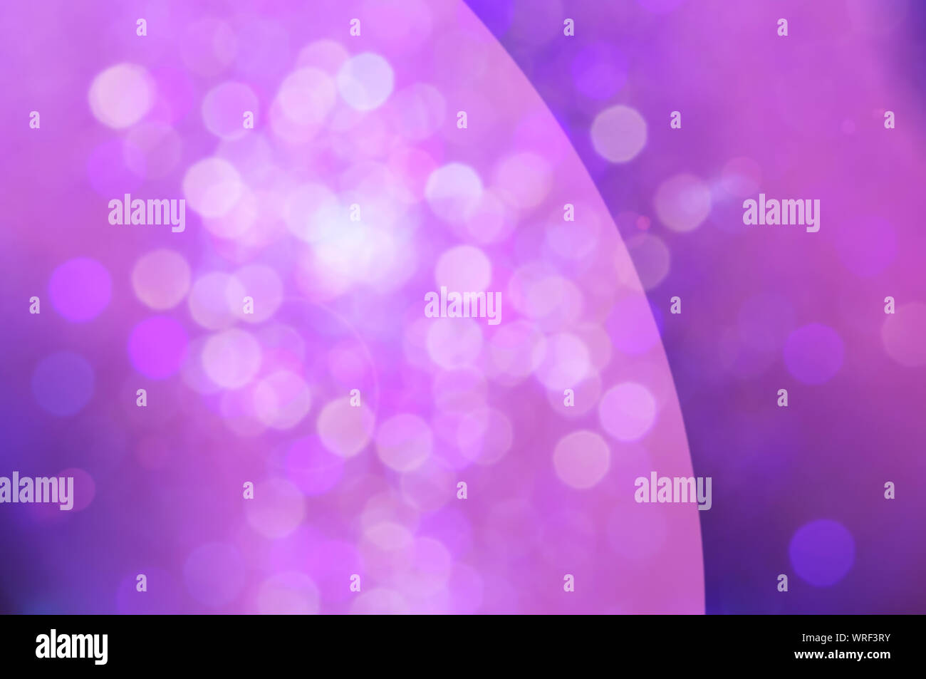 Rosa und Blau Weihnachtsbeleuchtung abstrakt Hintergrund mit Bokeh Stockfoto