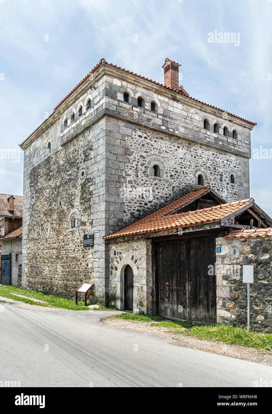 Traditionelle Kosovarischen, Stein gebaut, Kulla oder wehrturm Wohnung, im späten 18. Jahrhundert gebaut und jetzt eine ethnologische Museum. Im Dorf I Stockfoto