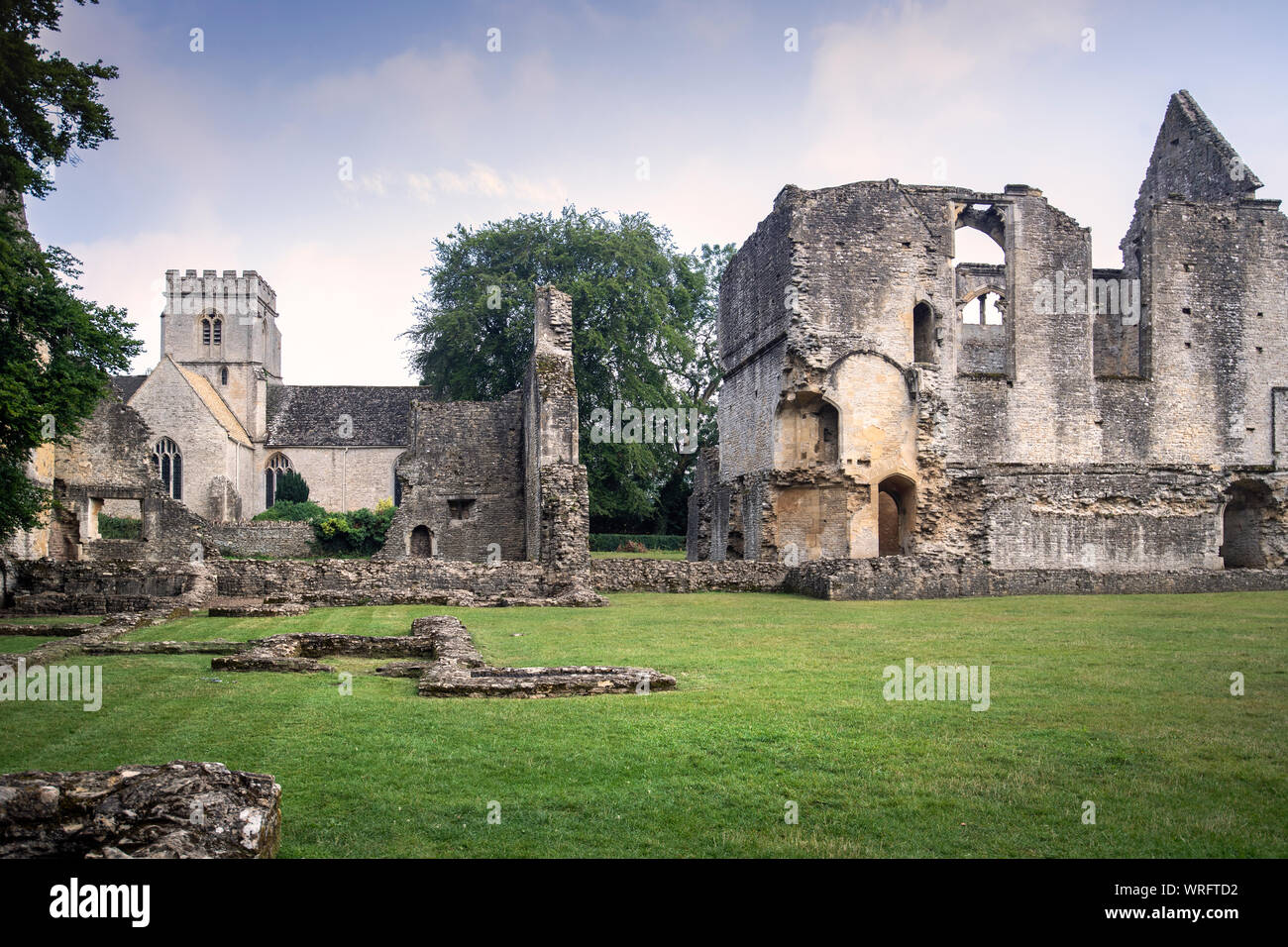 Ruinen von Minster Lovell Hall in Oxfordshire, die Cotswolds, England, Großbritannien Stockfoto