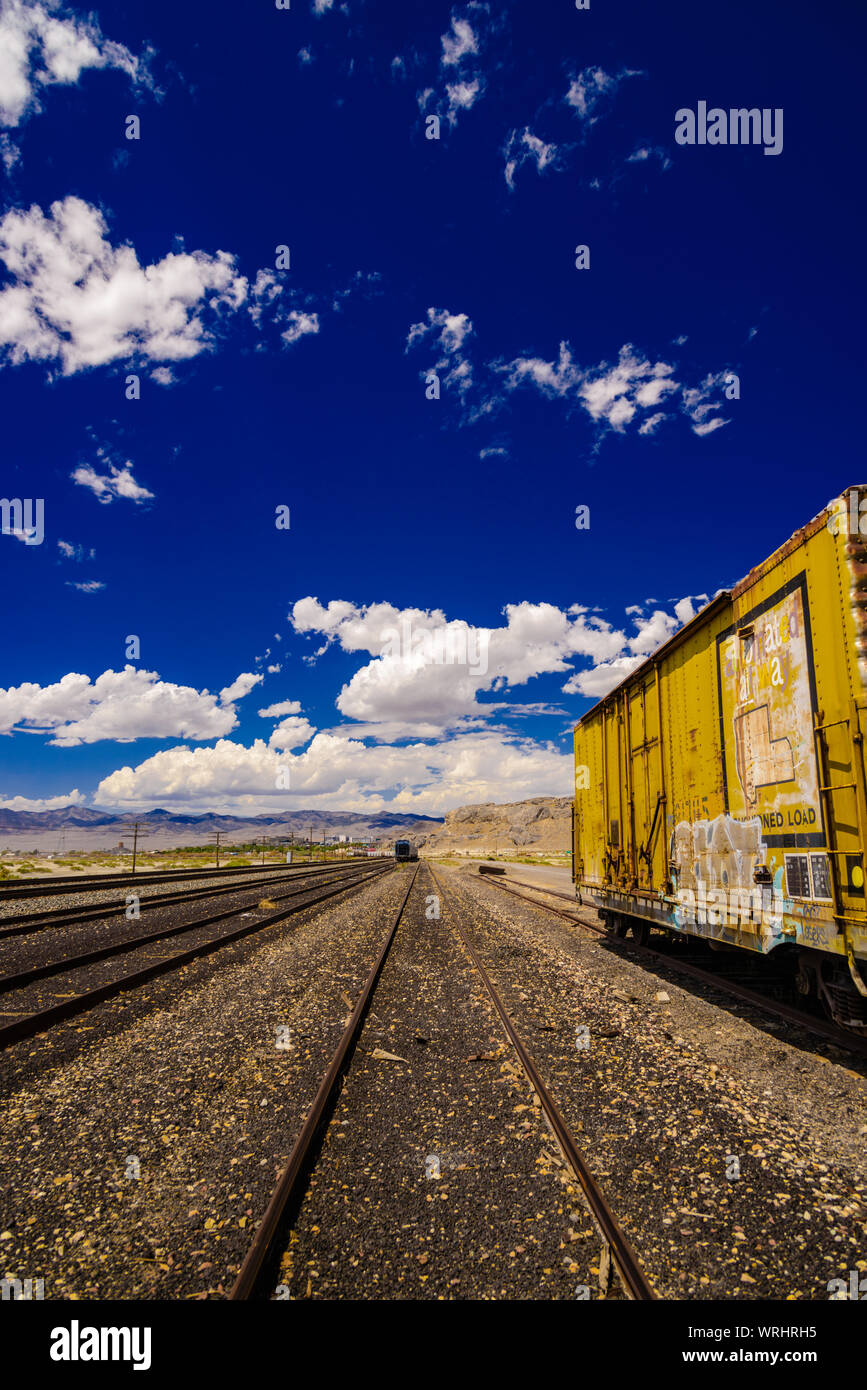 Alten verrosteten Güterzug auf Bahnstrecken in Wendover, Utah, USA. Stockfoto