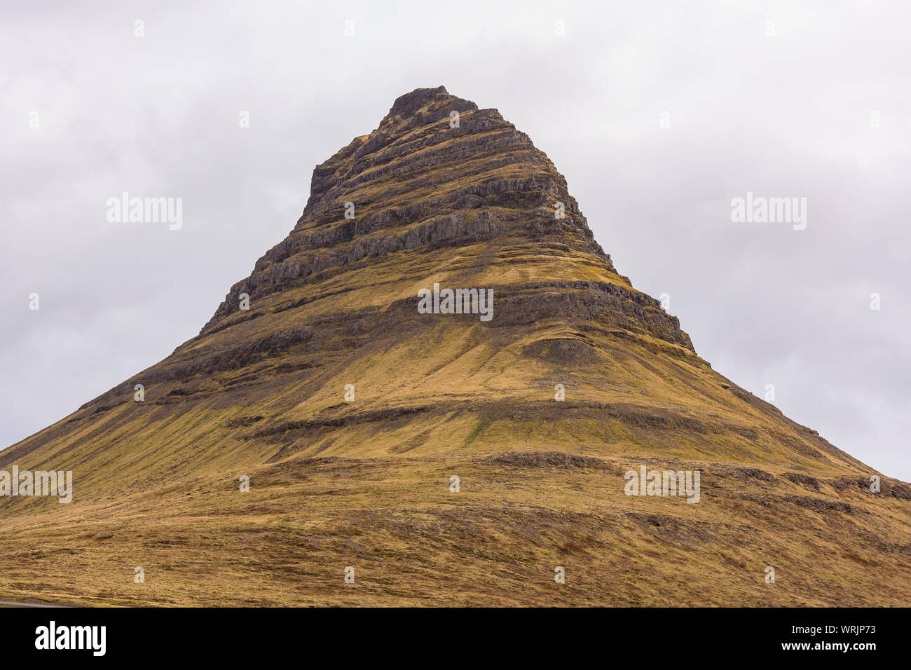 GRUNDARFJOROUR, ISLAND - kirkjufell Berg, Halbinsel Snaefellsnes. Stockfoto