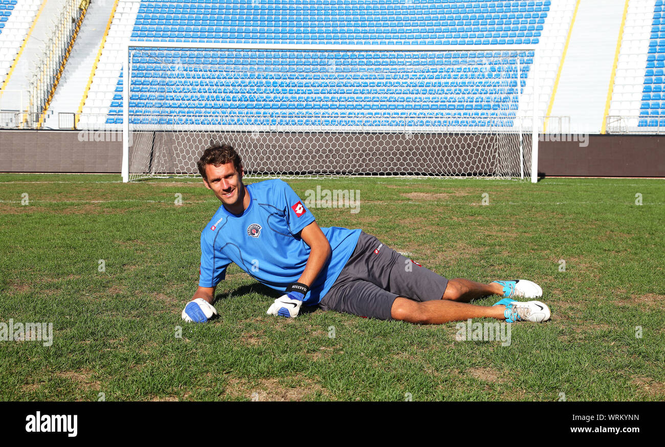 ISTANBUL, Türkei - 3. AUGUST: schwedischer Fußballspieler und der schwedischen Nationalmannschaft Torhüter Andreas Isaksson am 3. August 2012 in Istanbul, Türkei. Andreas Isaksson spielen bei Kasimpasa Fußballmannschaft. Stockfoto