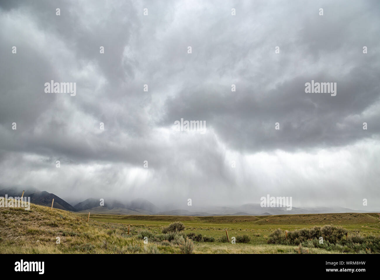 Stürmisches Wetter auf unserer Rundreise durch Montana Stockfoto