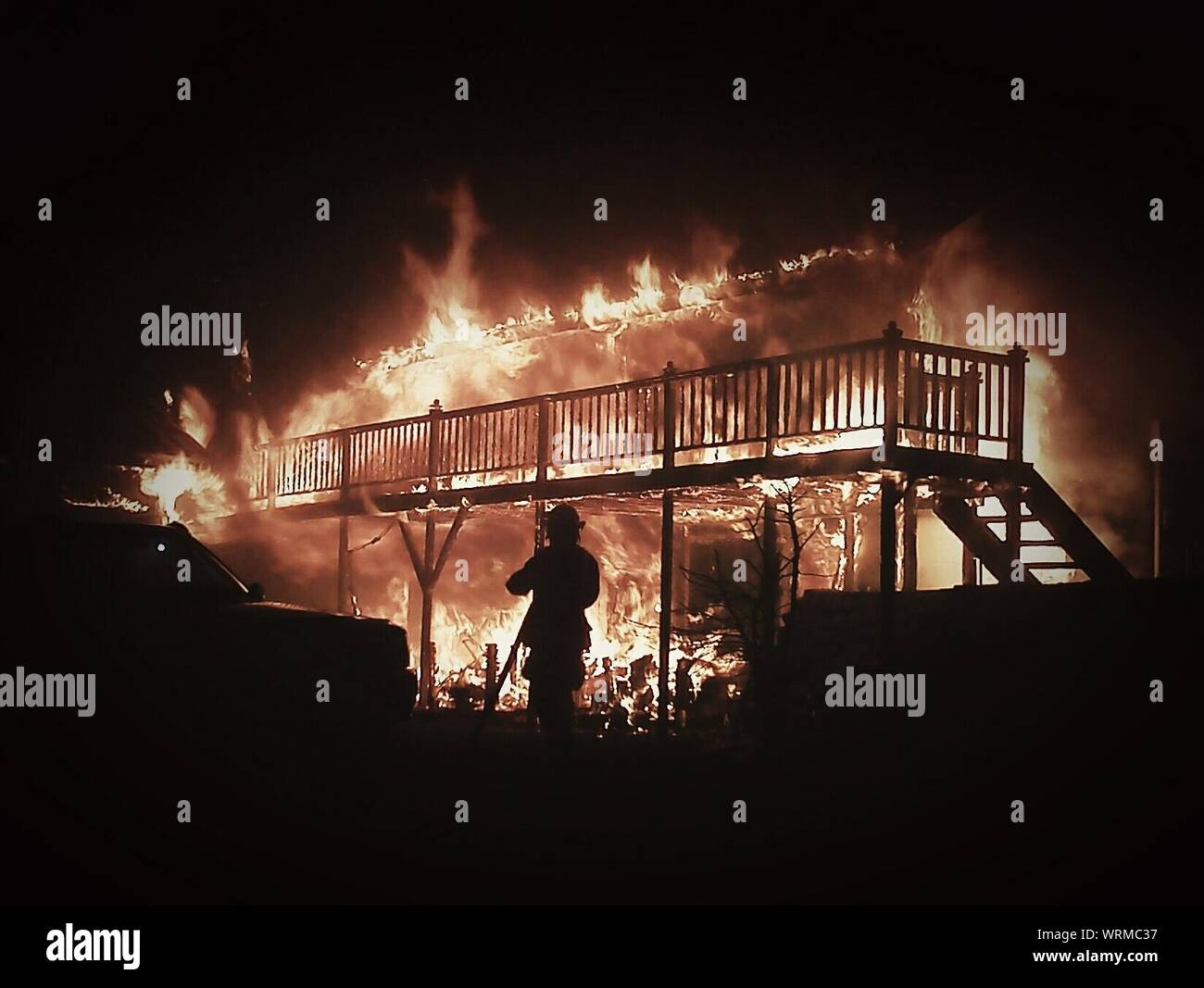Brennendes Haus Stockfotos Und Bilder Kaufen Alamy