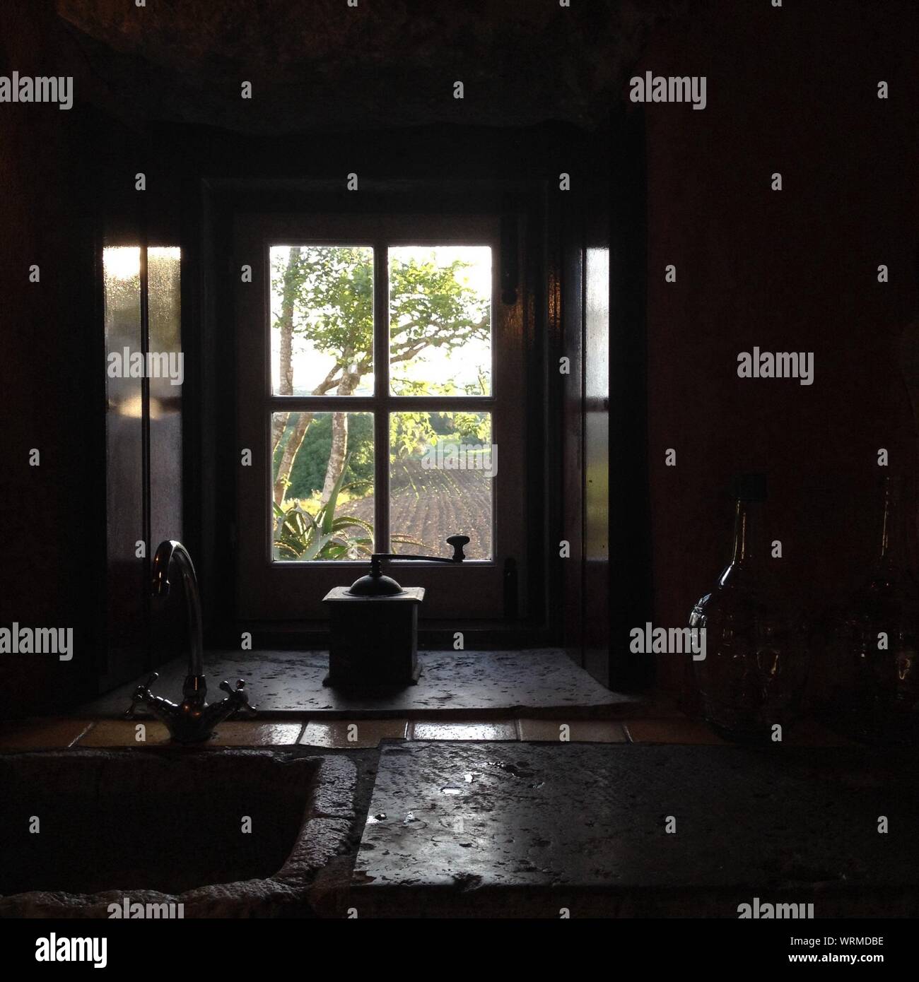 Antikes Waschbecken Stockfotos & Antikes Waschbecken Bilder - Alamy