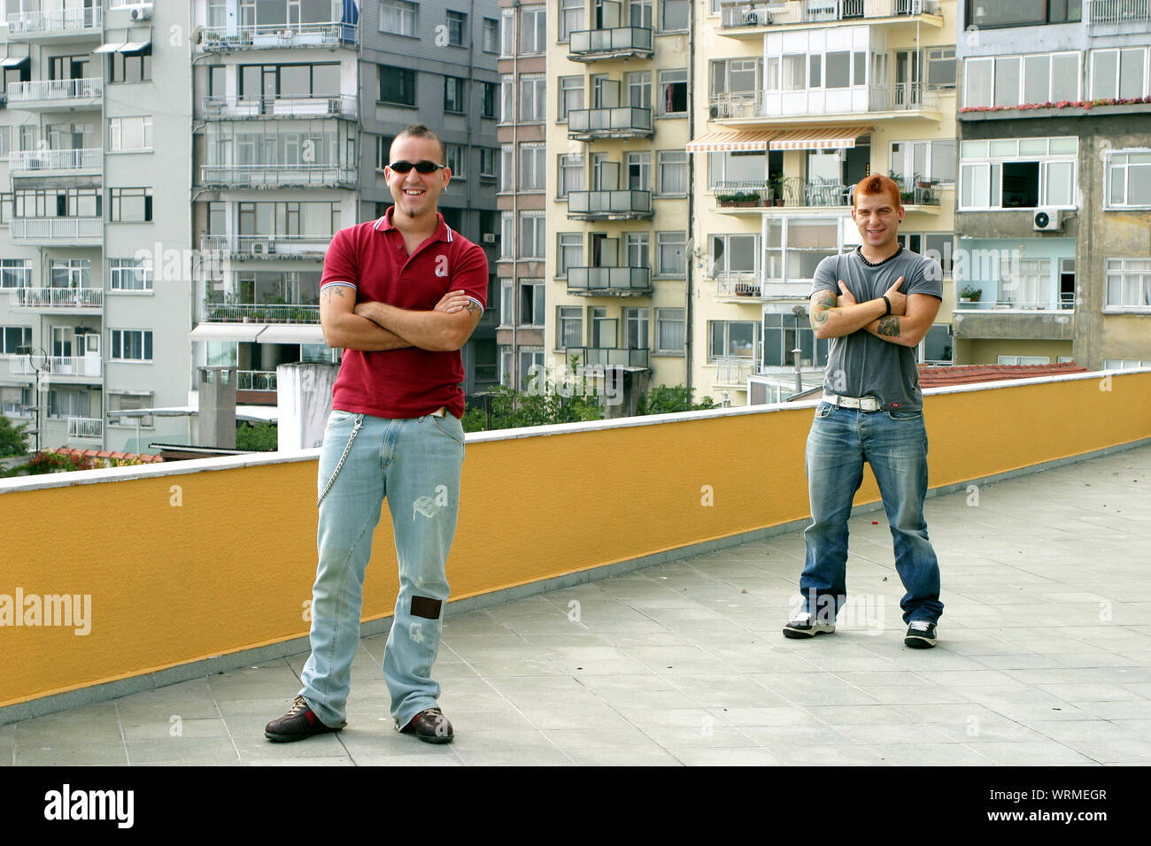 ISTANBUL, Türkei - 18 September: Berühmte Türkische Band "Athena" am 18. September 2005 in Istanbul, Türkei. Athena war durch die zwillingsbrüder Gokhan Ozoguz und Hakan Ozoguz 1987 gebildet. Stockfoto