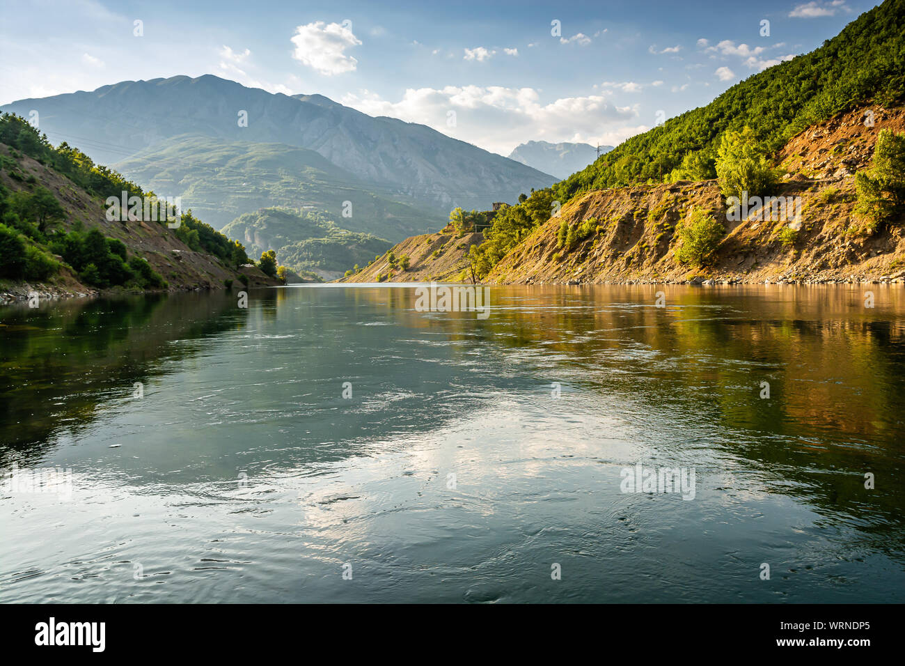 Stausee in der Nähe von fierza in Albanien Stockfoto