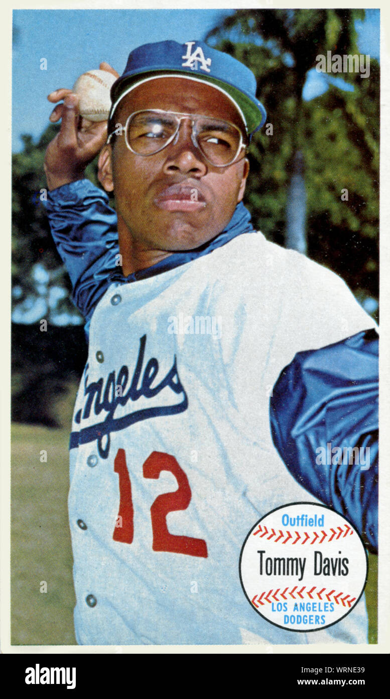 1960 Der era Baseball card Star player Tommy Davis mit den Los Angeles Dodgers. Stockfoto