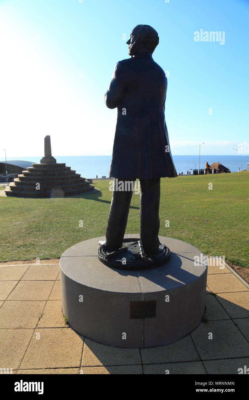 Henry Styleman LeStrange, Statue, mit Blick auf das Grüne und das Waschen, Hunstanton Stockfoto