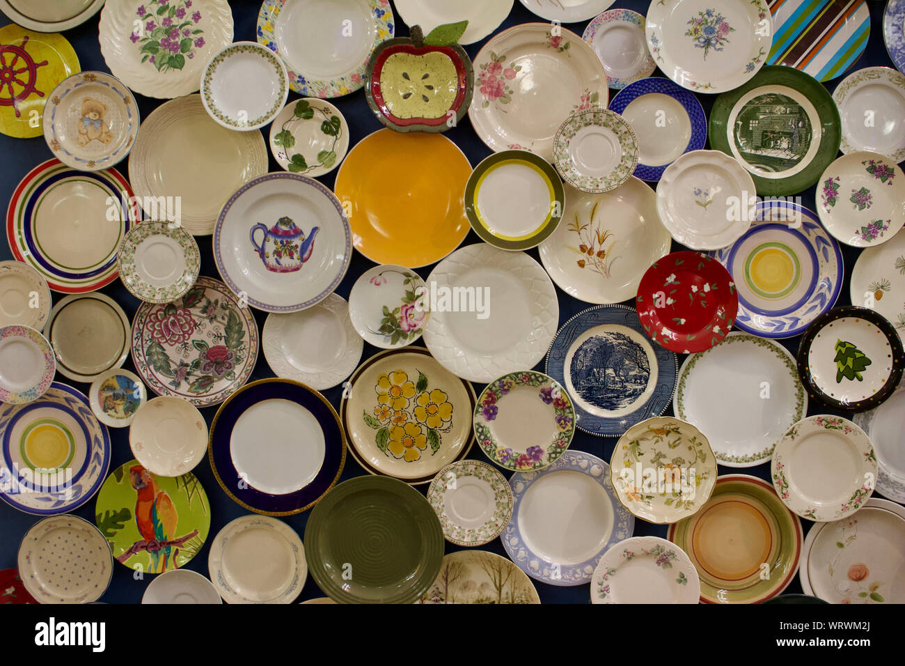 Abstrakte Textur Hintergrund der bunten vintage Porzellan Teller Stockfoto