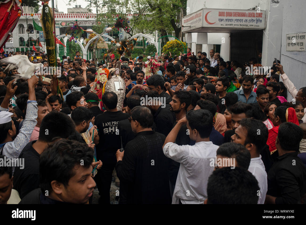 Dhaka, Bangladesch. 10 Sep, 2019. Schiitische Muslime Teil in einer Trauer Prozession während der ashura Tag in Dhaka. Ashura ist der zehnte Tag des Muharram, der erste Monat des Islamischen Kalenders, um die Welt in Erinnerung an das Martyrium des Imam Hussain, der Enkel des Propheten Mohammed beobachtet. Credit: SOPA Images Limited/Alamy leben Nachrichten Stockfoto